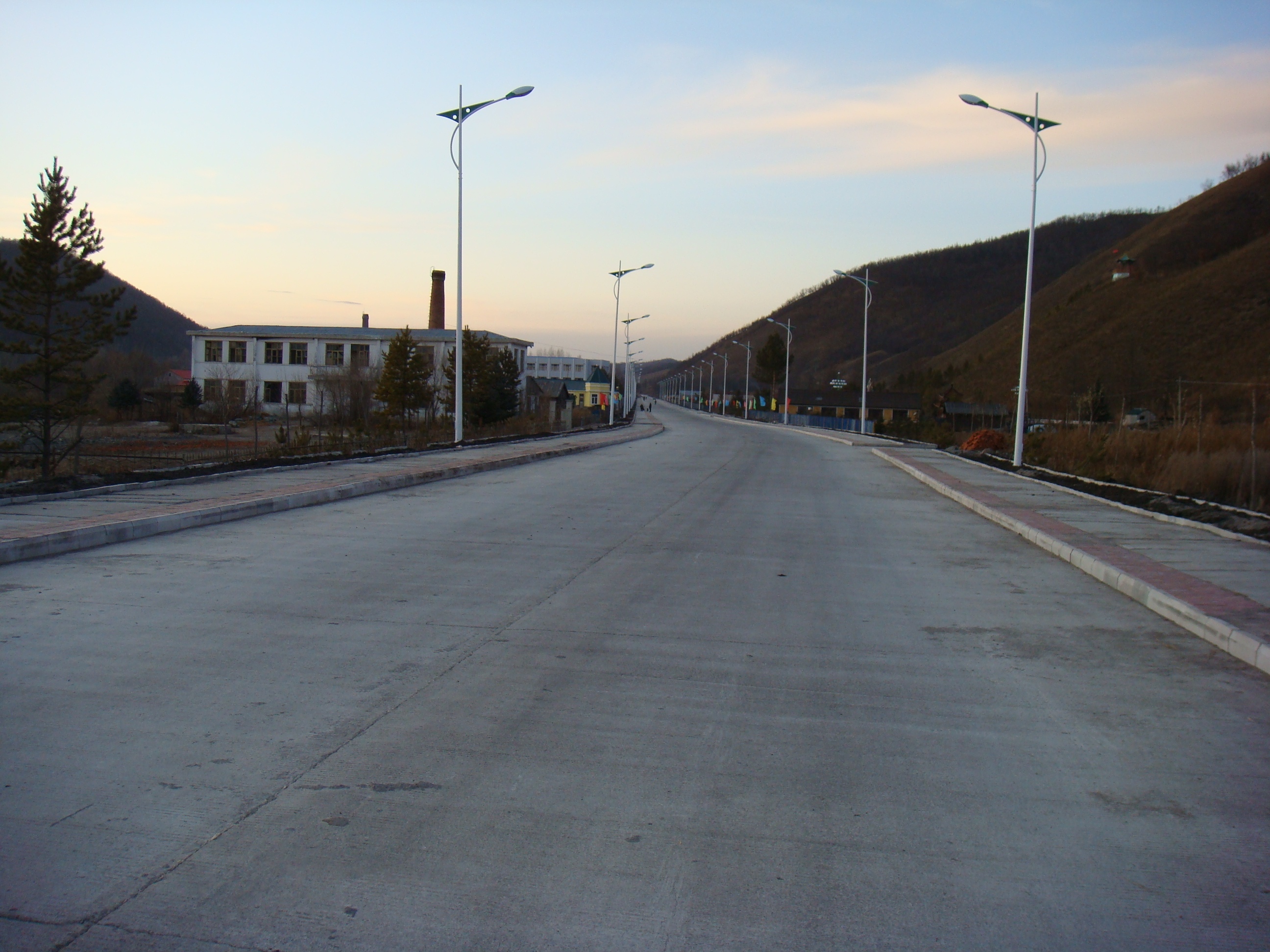 剛家屯-黑龍江生交界公路、中心村-查哈陽界公路等2013年度公路項目決算審計